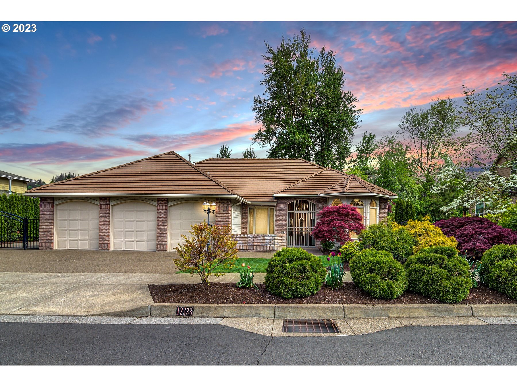 12333 SE EAGLE GLEN DR Portland Home Listings - The Rob Levy Team Real Estate
