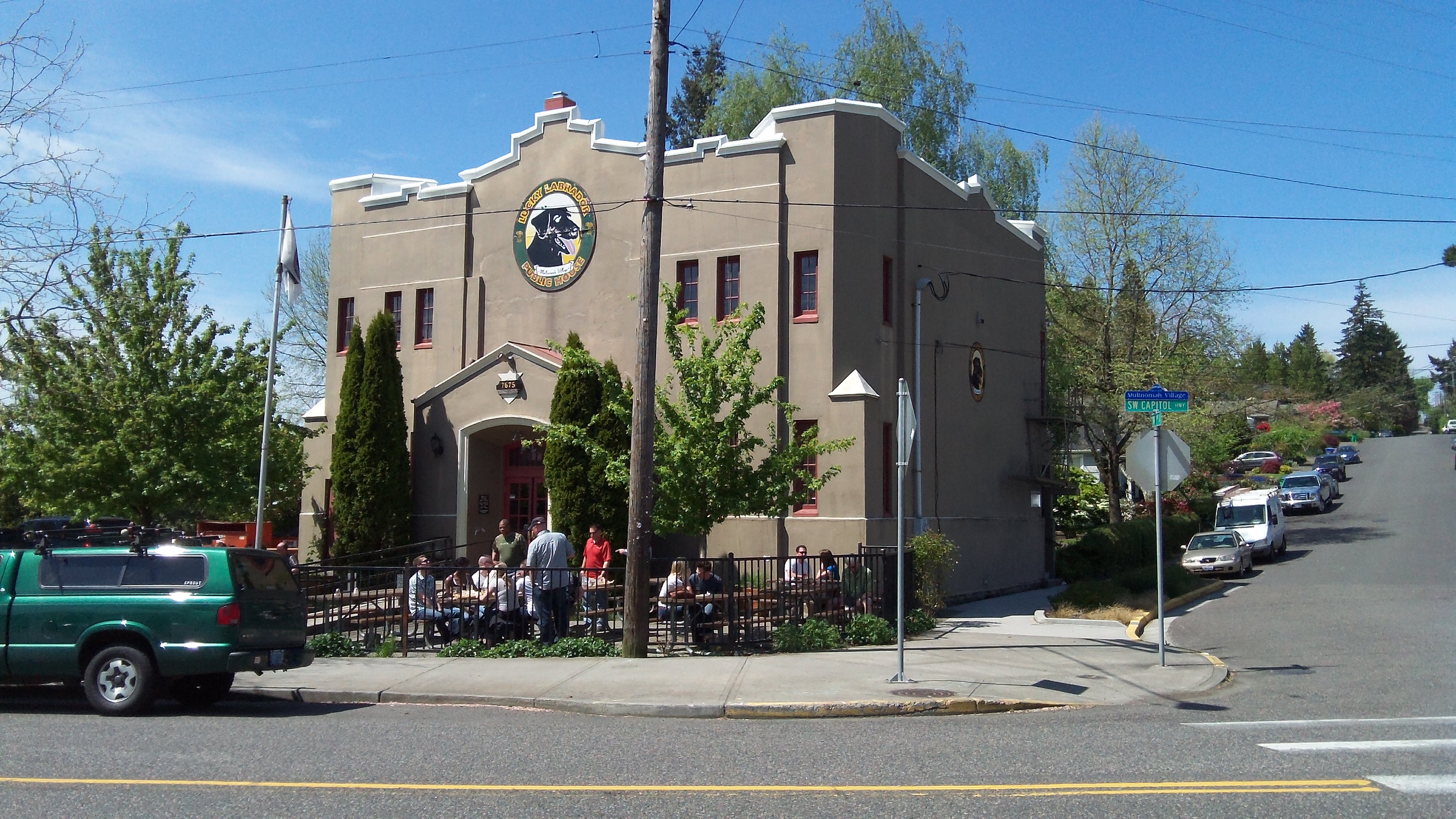 Lucky Labrador Brew Pub